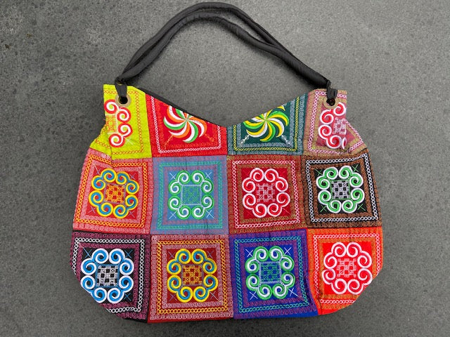Schoudertas katoen gekleurd geborduurd rits gevoerd