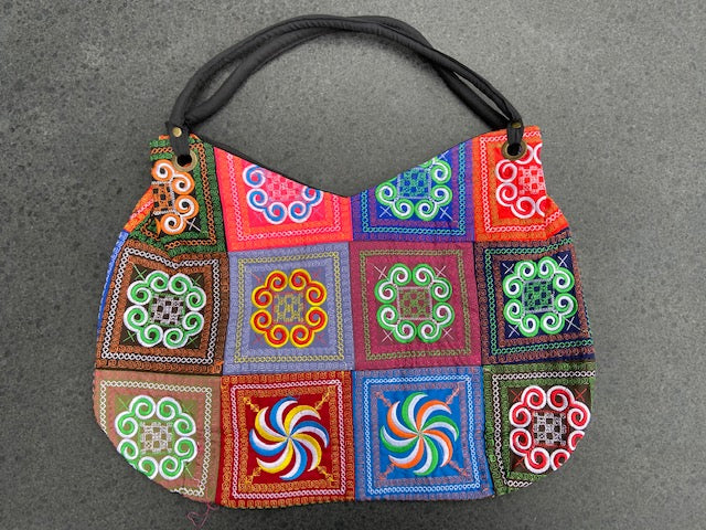 Schoudertas katoen gekleurd geborduurd rits gevoerd