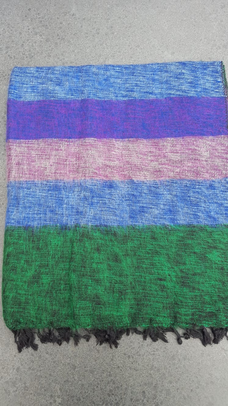 yakwool shawls itch