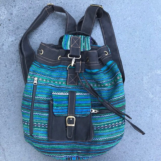 Handgemaakte rugtas gekleurd borduursels gesp ritssluiting fairtrade