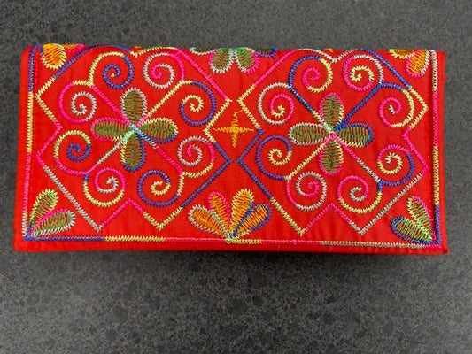 Portemonnee borduursels magneetsluiting fairtrade handgemaakt