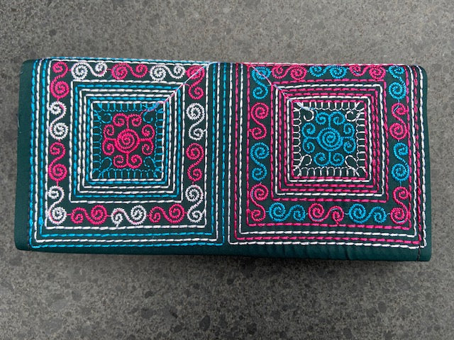 Portemonnee borduursels magneetsluiting fairtrade handgemaakt
