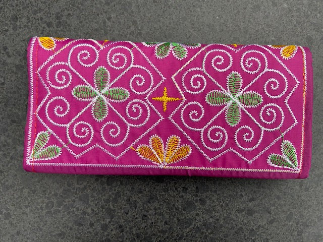 Portemonnee borduursels magneetsluiting fairtrade handgemaakt