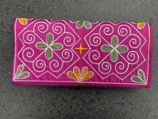 Portemonnee borduursels magneetsluiting fairtrade handgemaakt