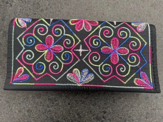 Portemonnee borduursels magneetsluiting fairtrade handgemaakt