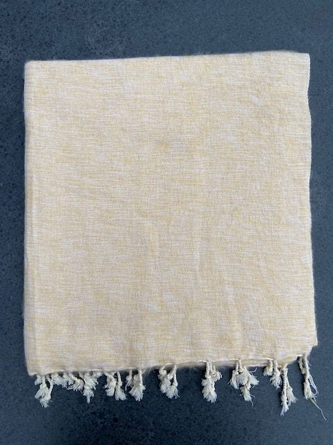 Sjaal Yakwol Jakwol Shawls of Yakwool Fairtrade beige geel