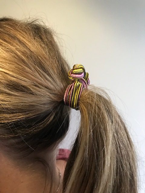 haar elastiek knoop hair knots roze geel zwart