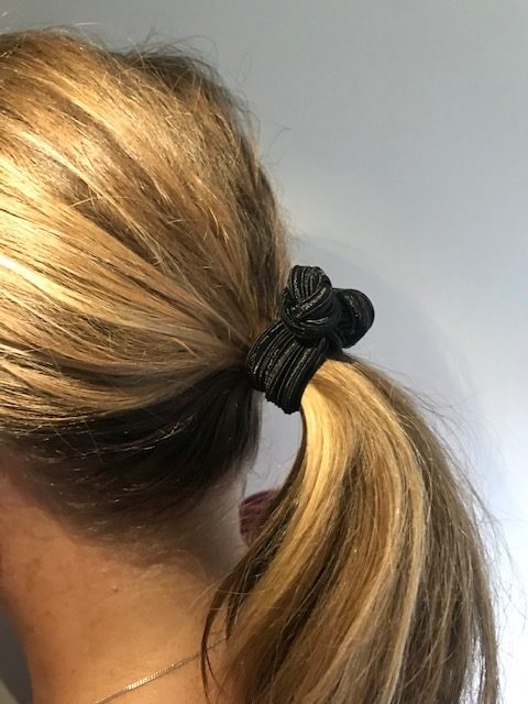 haarelastiek geknoopt zwart haarclip holder band